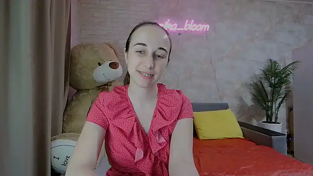 Snapshot of Anika_bloom chatting on March 23, 2025, 12:58 am Anika bloom online show from March 23, 2025, 12:58 am