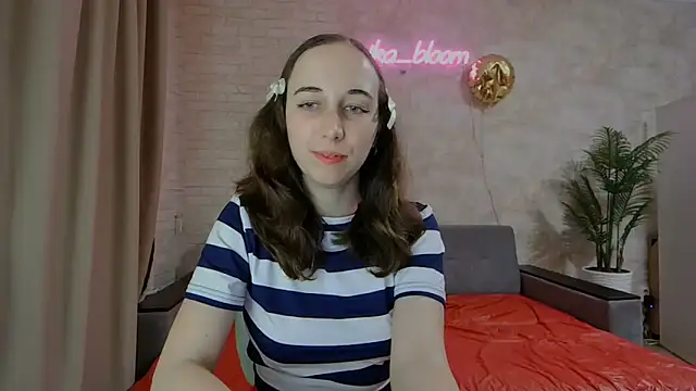 Snapshot of Anika_bloom chatting on February 24, 2025, 8:36 pm Anika bloom online show from February 24, 2025, 8:36 pm