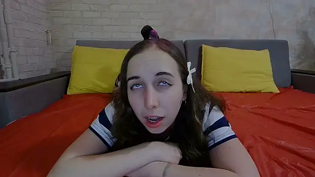 Snapshot of Anika_bloom chatting on February 24, 2025, 11:41 pm Anika bloom online show from February 24, 2025, 11:41 pm
