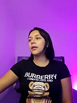 EmilySavvato online show from September 30, 2025, 7:42 pm