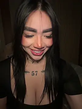 Nickiiiii online show from February 5, 2026, 6:53 am