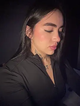 Snapshot of Nickiiiii chatting on October 9, 2025, 3:07 am Nickiiiii online show from October 9, 2025, 3:07 am