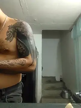 Snapshot of King_russo chatting on November 6, 2025, 2:21 pm King russo online show from November 6, 2025, 2:21 pm