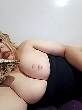 Snapshot of May_Ar chatting on September 26, 2025, 10:16 pm May Ar online show from September 26, 2025, 10:16 pm