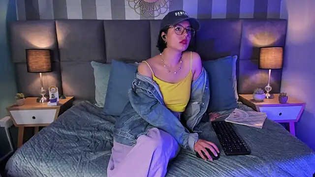 Snapshot of victoria_byte chatting on March 7, 2025, 1:29 pm victoria byte online show from March 7, 2025, 1:29 pm