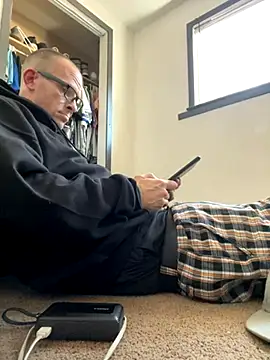 Snapshot of DirkD916 chatting on October 19, 2025, 6:54 pm DirkD916 online show from October 19, 2025, 6:54 pm