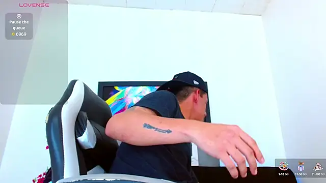 kevin  fox  online show from September 20, 2025, 7:08 pm