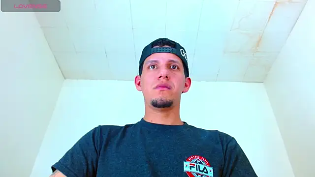 kevin  fox  online show from September 30, 2025, 7:09 pm