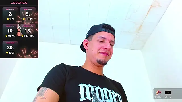 kevin  fox  online show from October 29, 2025, 7:13 pm