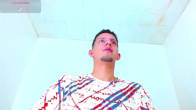 kevin  fox  online show from October 8, 2025, 7:14 pm