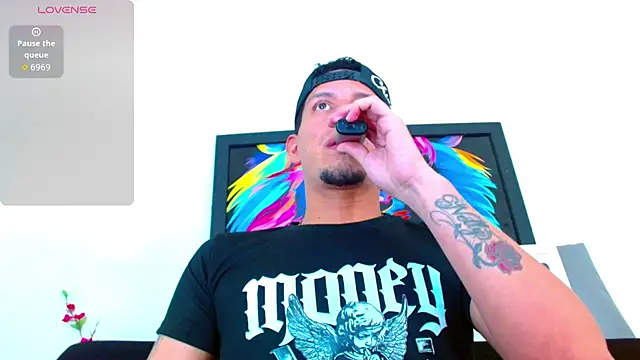 kevin  fox  online show from September 25, 2025, 7:09 pm