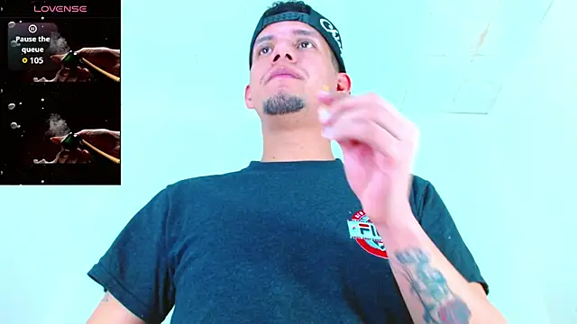 kevin  fox  online show from October 11, 2025, 7:15 pm