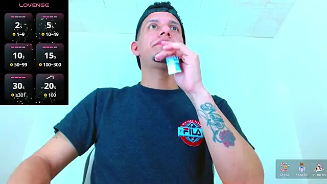 kevin  fox  online show from October 23, 2025, 7:12 pm