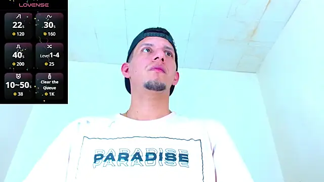 kevin  fox  online show from October 25, 2025, 7:14 pm