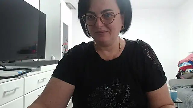 Snapshot of Amandamuller1982 chatting on October 7, 2025, 11:11 am Amandamuller1982 online show from October 7, 2025, 11:11 am