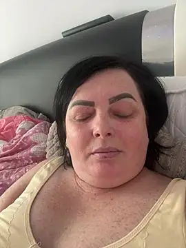 Amandamuller1982 online show from February 11, 2025, 12:47 pm
