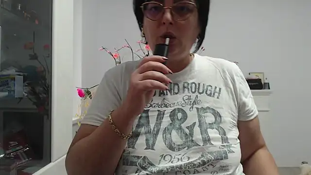 Amandamuller1982 online show from November 23, 2025, 7:18 am