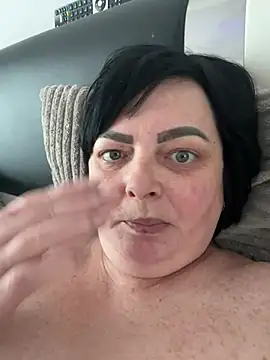 Amandamuller1982 online show from February 21, 2025, 1:44 pm