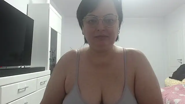 Amandamuller1982 online show from February 28, 2025, 5:04 am