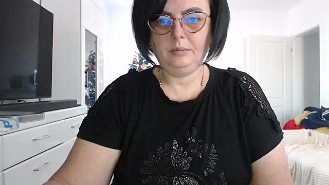 Amandamuller1982 online show from December 16, 2025, 7:34 am