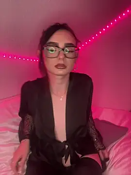 Snapshot of AdelinaAlia chatting on October 14, 2025, 7:58 pm AdelinaAlia online show from October 14, 2025, 7:58 pm