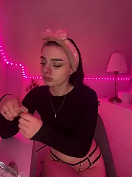 AdelinaAlia online show from February 18, 2026, 7:32 pm