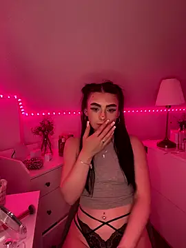 Snapshot of AdelinaAlia chatting on September 18, 2025, 7:39 pm AdelinaAlia online show from September 18, 2025, 7:39 pm