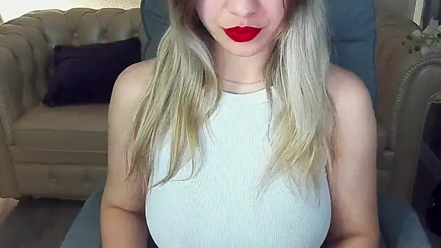 Snapshot of SashaBloom__ chatting on February 20, 2025, 6:39 am SashaBloom online show from February 20, 2025, 6:39 am