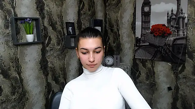 Snapshot of KarolinaRosse_ chatting on February 21, 2025, 1:00 pm KarolinaRosse online show from February 21, 2025, 1:00 pm