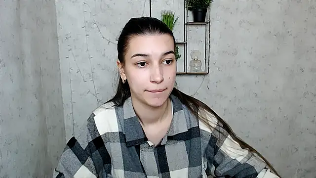 Snapshot of KarolinaRosse_ chatting on March 15, 2025, 10:35 am KarolinaRosse online show from March 15, 2025, 10:35 am