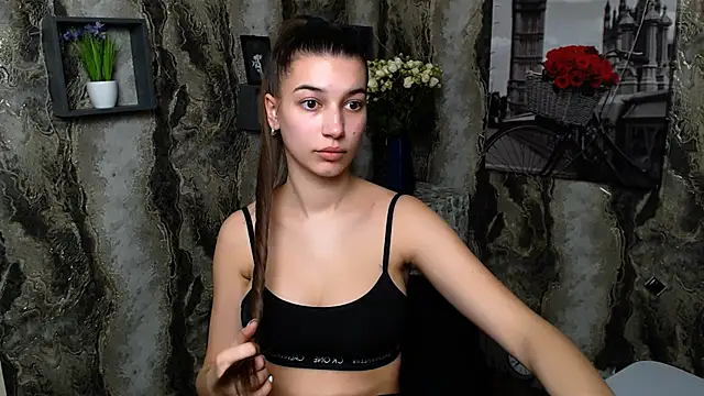 Snapshot of KarolinaRosse_ chatting on March 9, 2025, 11:14 am KarolinaRosse online show from March 9, 2025, 11:14 am