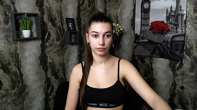 Snapshot of KarolinaRosse_ chatting on March 9, 2025, 7:12 am KarolinaRosse online show from March 9, 2025, 7:12 am