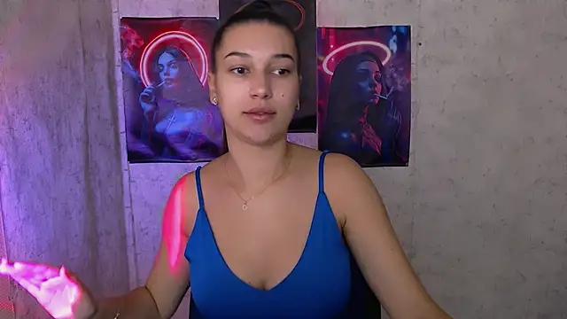 Snapshot of KarolinaRosse_ chatting on October 26, 2025, 7:31 am KarolinaRosse online show from October 26, 2025, 7:31 am