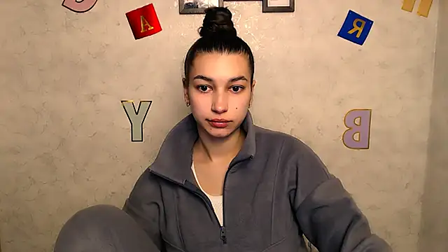 Snapshot of KarolinaRosse_ chatting on February 20, 2025, 7:01 am KarolinaRosse online show from February 20, 2025, 7:01 am