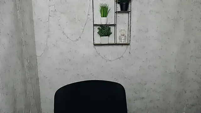 Snapshot of KarolinaRosse_ chatting on March 4, 2025, 6:58 am KarolinaRosse online show from March 4, 2025, 6:58 am