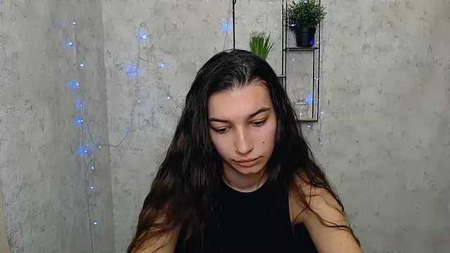 Snapshot of KarolinaRosse_ chatting on February 26, 2025, 10:16 am KarolinaRosse online show from February 26, 2025, 10:16 am