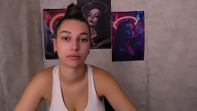 Snapshot of KarolinaRosse_ chatting on September 18, 2025, 4:59 am KarolinaRosse online show from September 18, 2025, 4:59 am