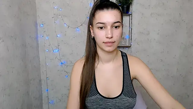 Snapshot of KarolinaRosse_ chatting on March 18, 2025, 1:44 pm KarolinaRosse online show from March 18, 2025, 1:44 pm