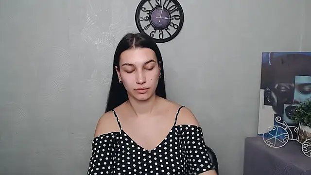 Snapshot of KarolinaRosse_ chatting on March 14, 2025, 11:34 am KarolinaRosse online show from March 14, 2025, 11:34 am