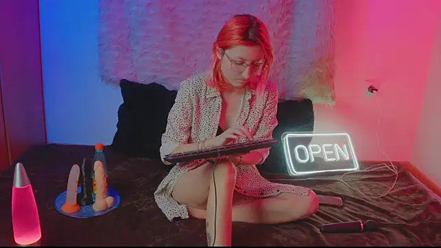 Snapshot of Bloom-fairy chatting on February 3, 2026, 2:11 pm Bloom-fairy online show from February 3, 2026, 2:11 pm