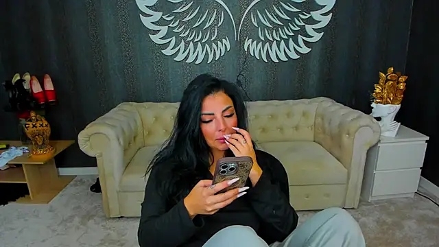 Snapshot of anemarieejolie chatting on October 28, 2025, 5:23 pm anemarieejolie online show from October 28, 2025, 5:23 pm