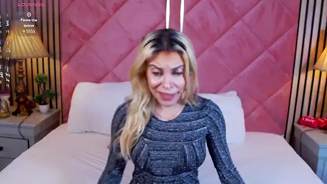 LaraAddison online show from September 26, 2025, 5:36 am