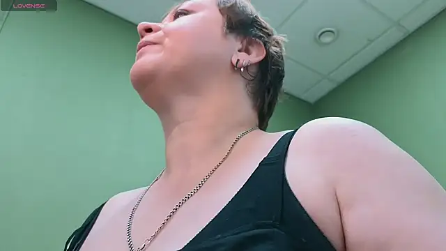 Dolorys online show from April 12, 2026, 5:33 am