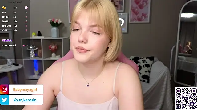 Snapshot of Maya_Rave chatting on February 23, 2025, 3:45 am Maya Rave online show from February 23, 2025, 3:45 am