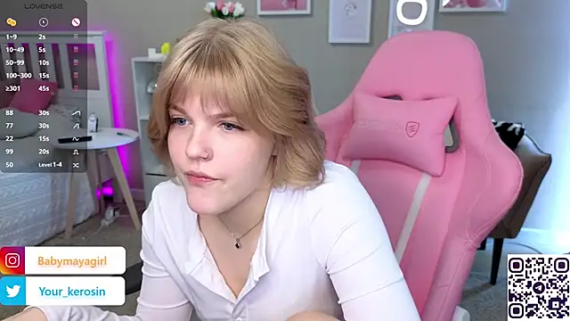 Snapshot of Maya_Rave chatting on March 22, 2025, 6:54 am Maya Rave online show from March 22, 2025, 6:54 am