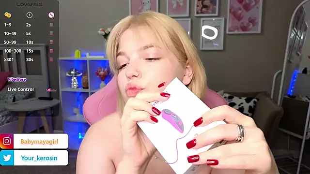 Snapshot of Maya_Rave chatting on February 17, 2025, 3:47 am Maya Rave online show from February 17, 2025, 3:47 am