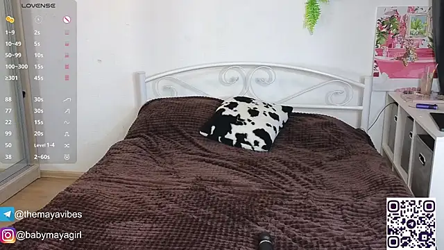 Snapshot of Maya_Rave chatting on September 23, 2025, 3:57 am Maya Rave online show from September 23, 2025, 3:57 am