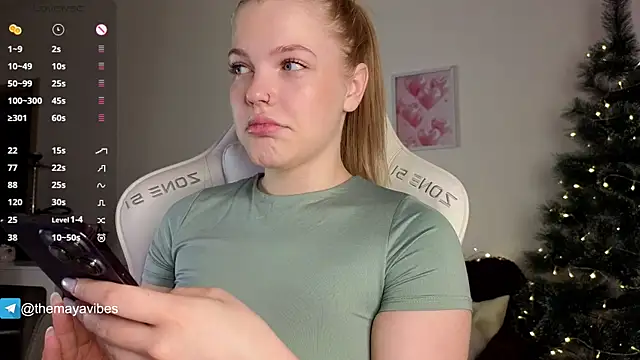 Maya Rave online show from December 19, 2025, 3:43 am