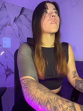 luccianagreyy online show from April 2, 2026, 12:23 pm