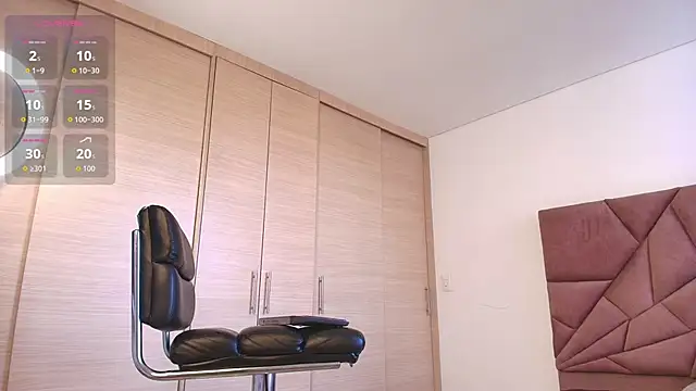 Snapshot of Aron_Bolt chatting on September 23, 2025, 8:27 pm Aron Bolt online show from September 23, 2025, 8:27 pm